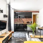 Design Studio Near Metro And Eiffel Tower