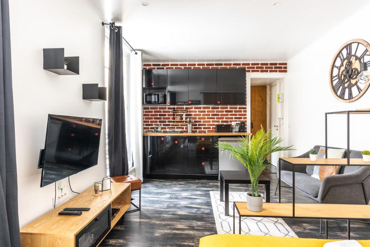 Appartement Design Near Metro And Eiffel Tower
