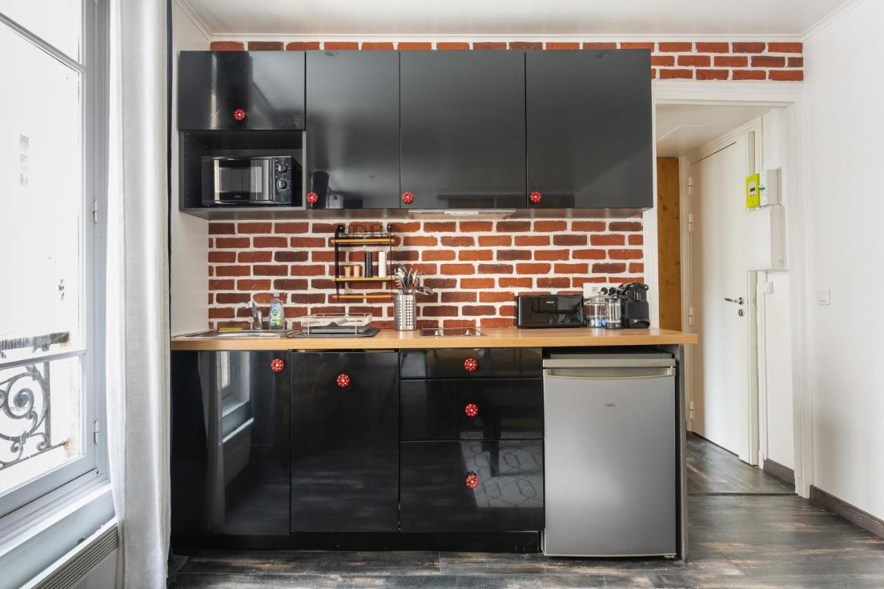 Design Near Metro And Eiffel Tower Appartement Parijs